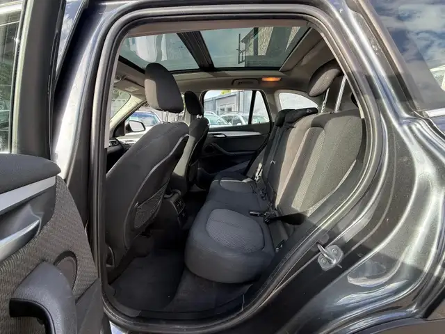BMW X1 view 10