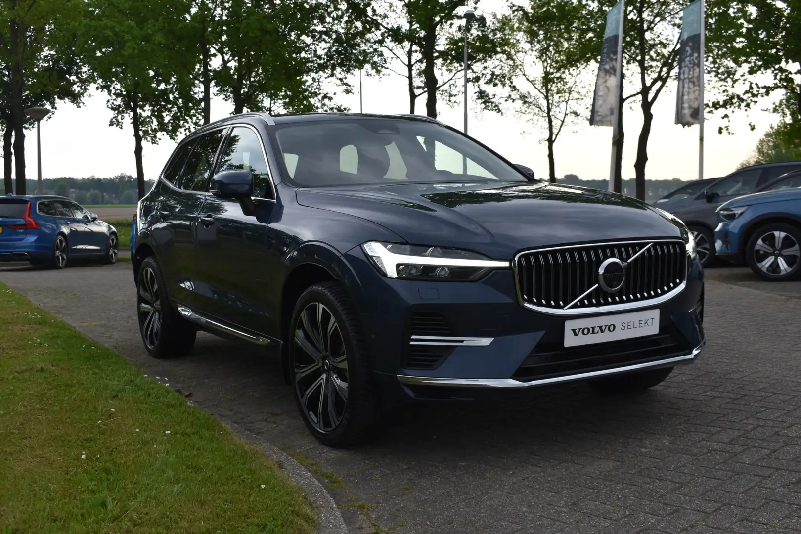 Volvo XC60 T6 Plug-in hybrid AWD Plus Bright | 21''LMV | H&K Blauw - 2
