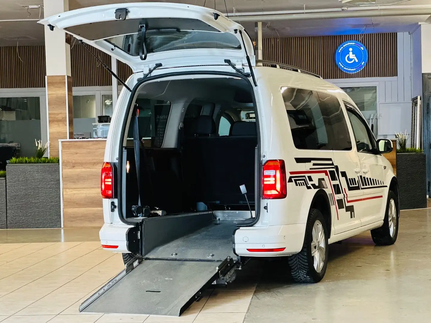 Volkswagen Caddy DSG Maxi Behindertengerecht-Rampe Weiß - 1