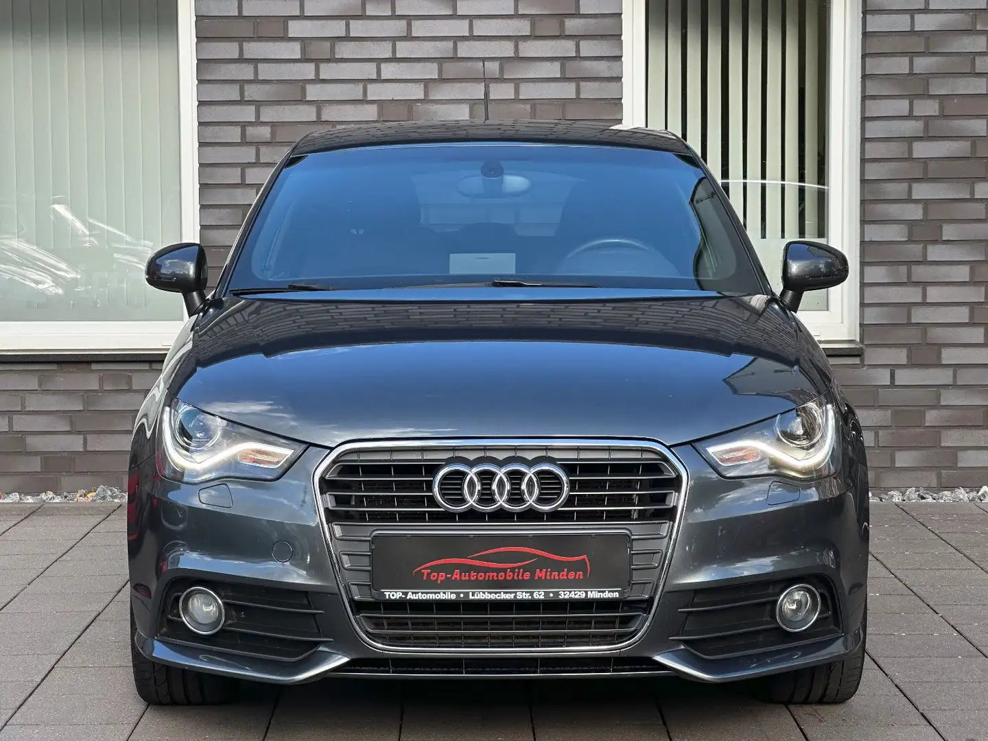 Audi A1 1.6 S-line/Sportpaket/KLIMA/1HAND/TÜV 06/2026 Grau - 2