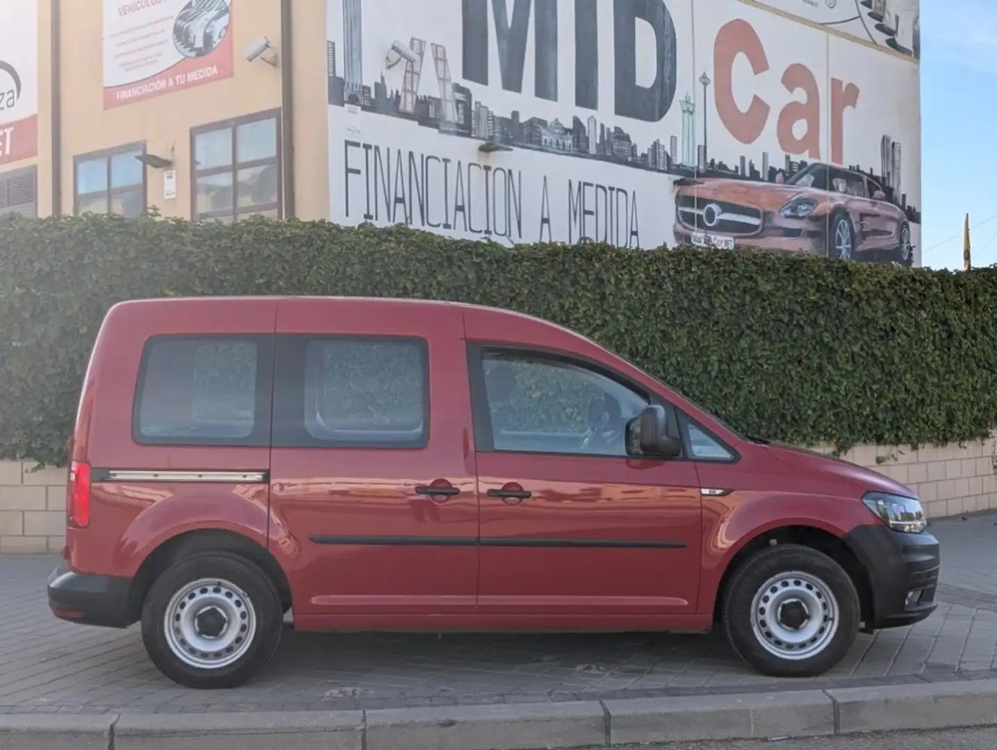 Volkswagen Caddy 2.0TDI Kombi 75kW Rojo - 2