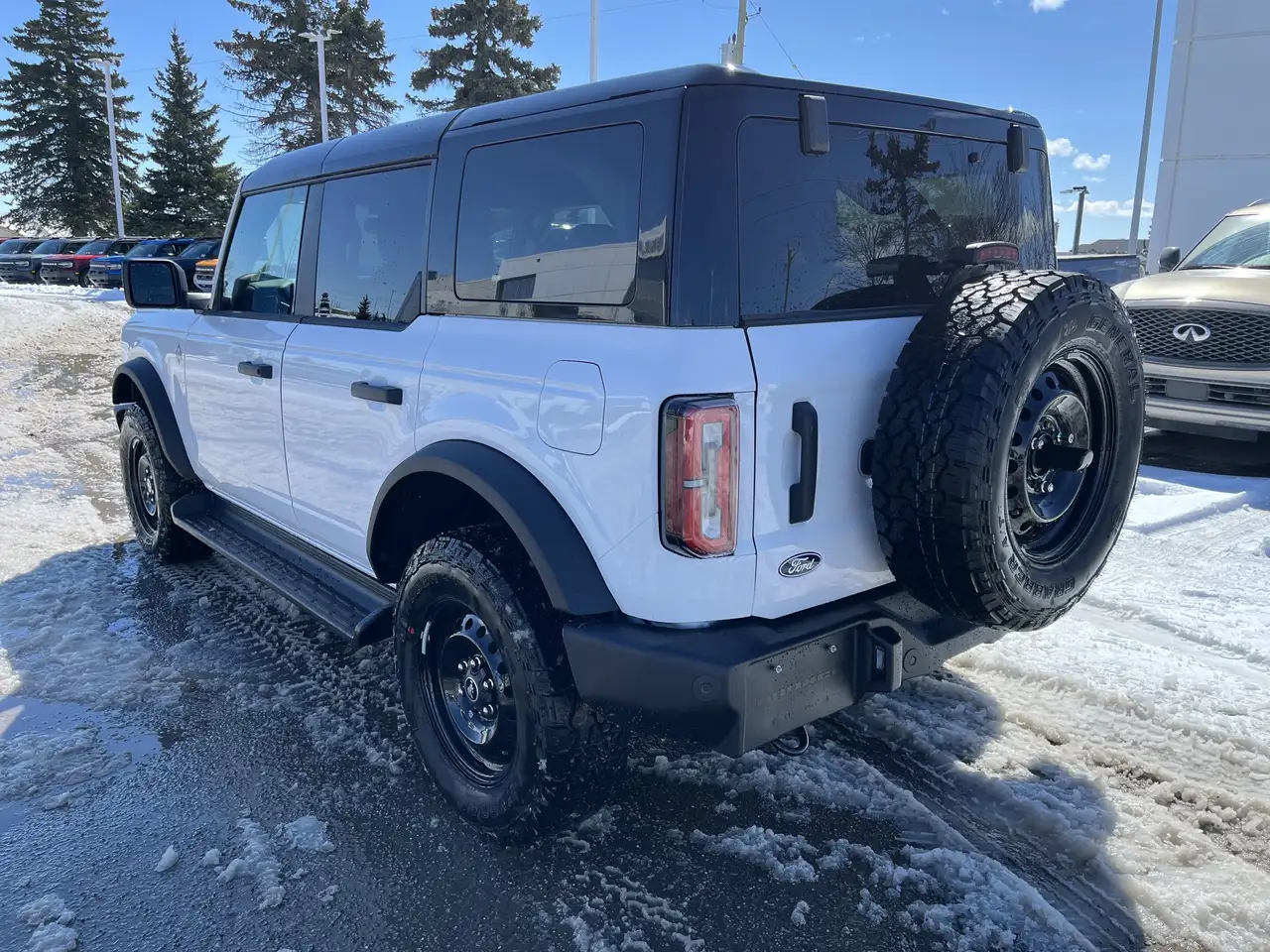 Ford Bronco снимка Ford Bronco