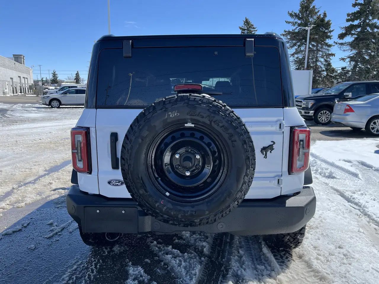 Ford Bronco снимка Ford Bronco