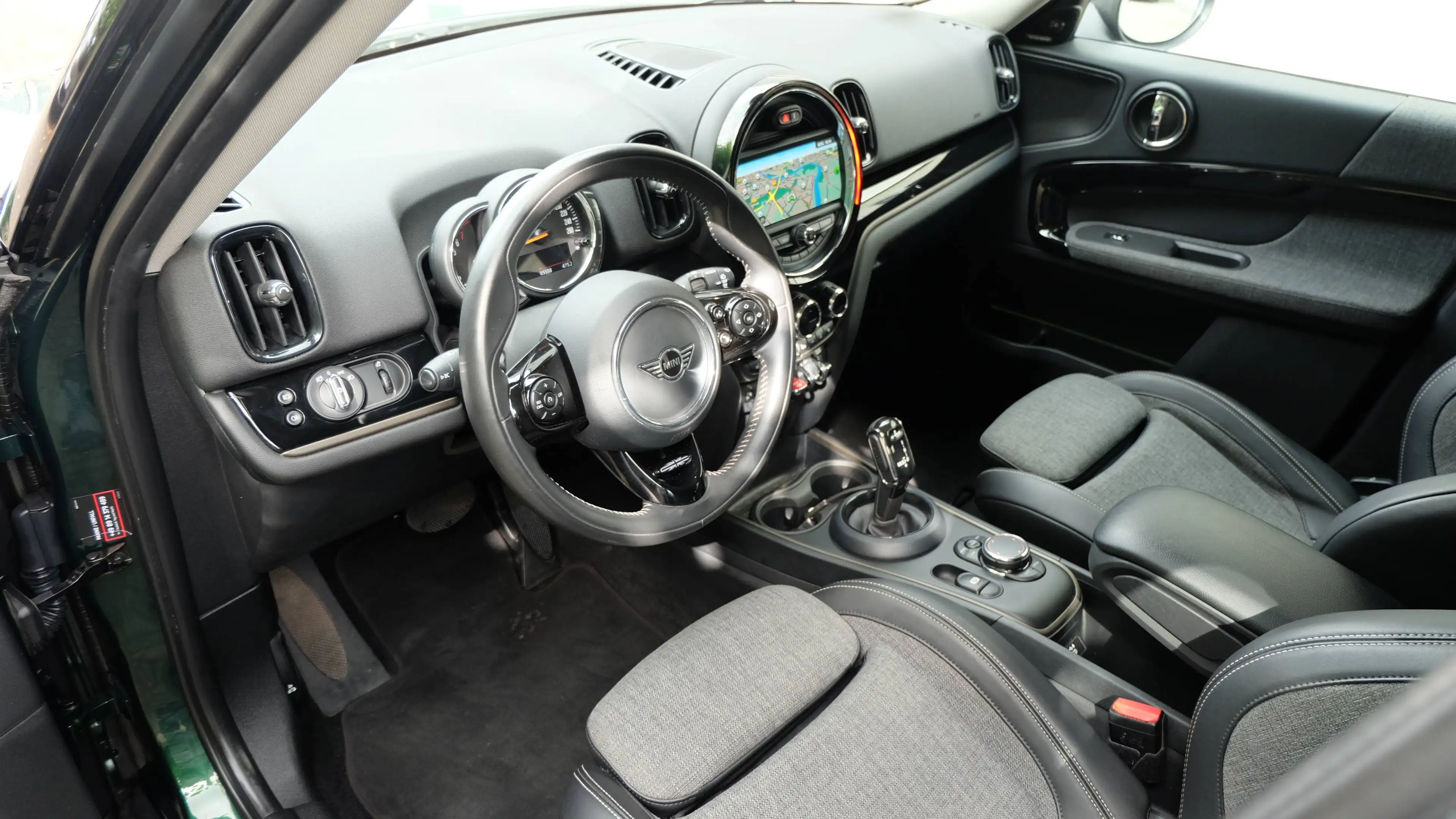 MINI One Countryman One — photo 11
