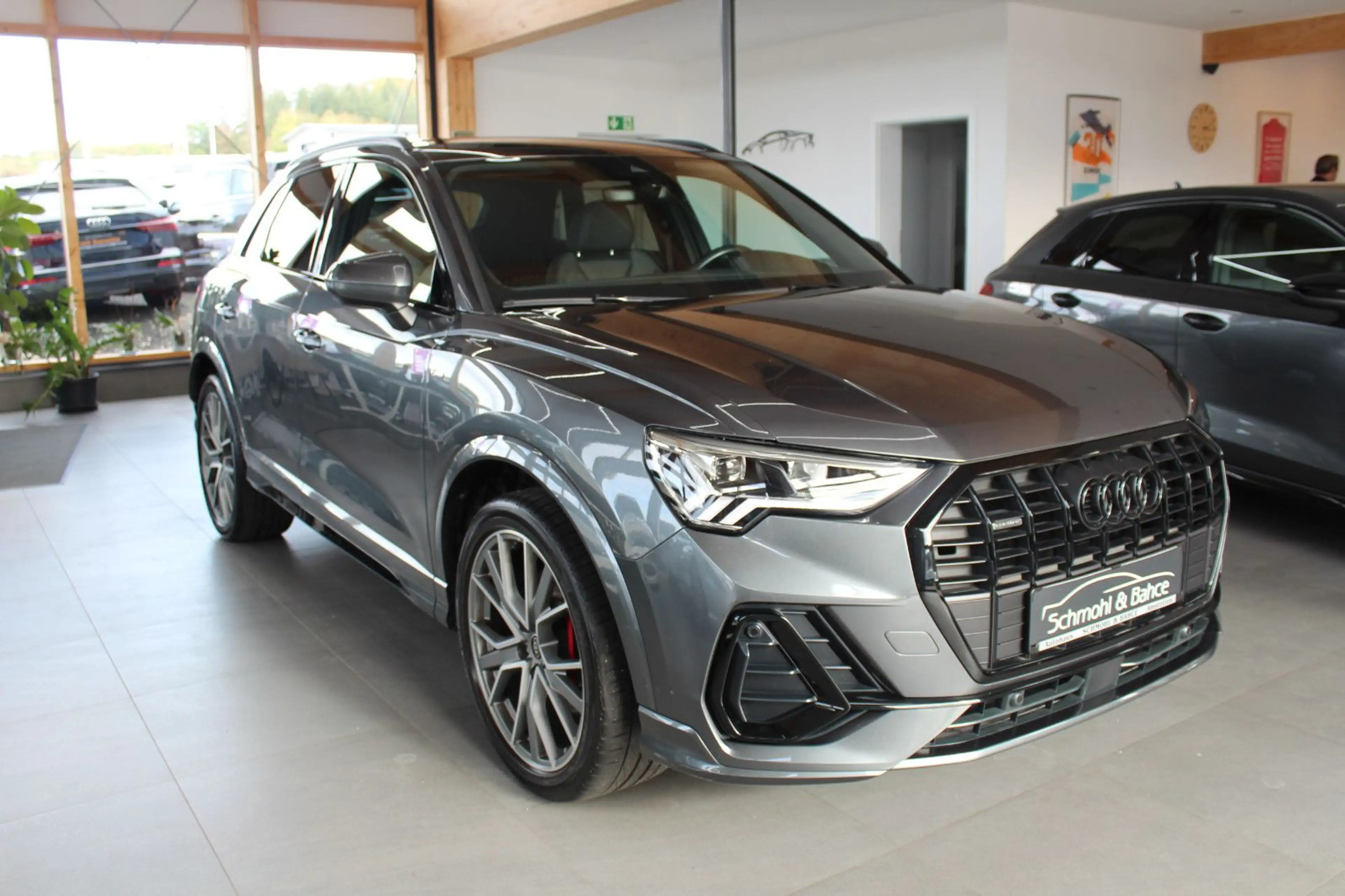 Audi Q3 45 TFSI quattro S tronic S line sport — photo 3