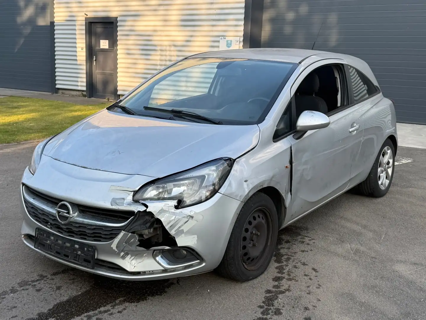 Opel Corsa 1.4i essence utilitaire Šedá - 2