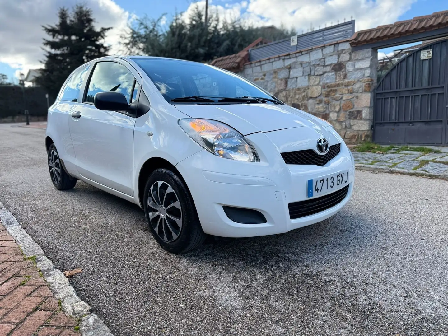 Toyota Yaris 1.0 VVT-i Cool - 2
