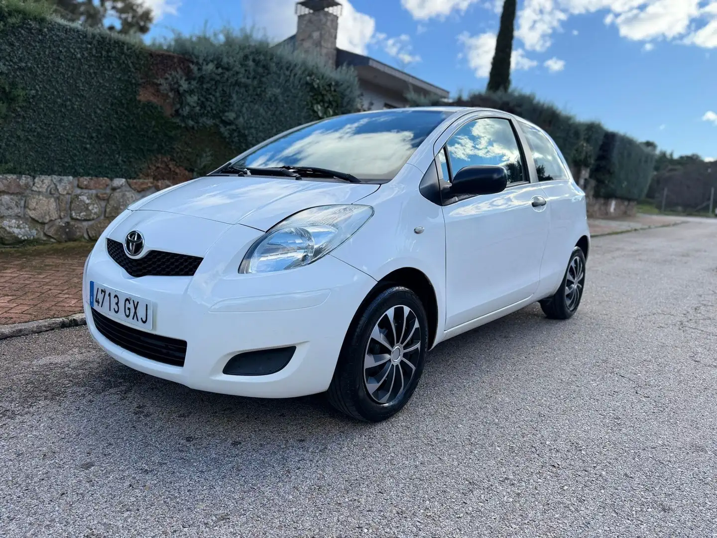 Toyota Yaris 1.0 VVT-i Cool - 1