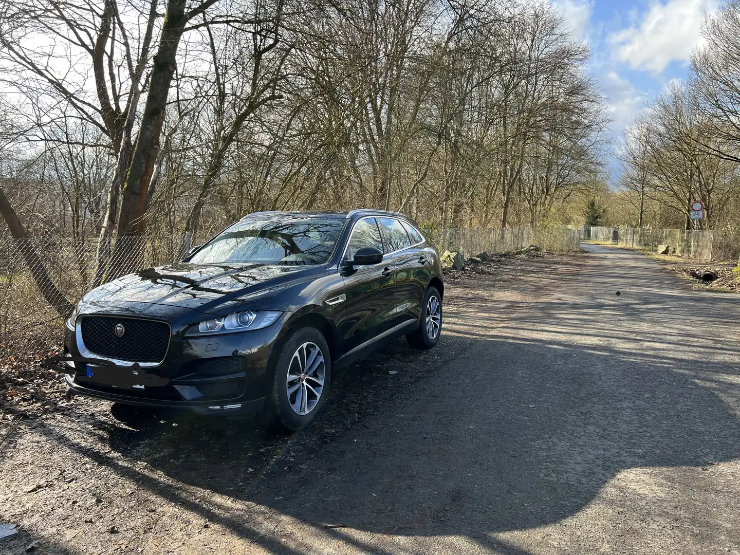 Jaguar F-Pace 25t AWD Portfolio Noir - 2