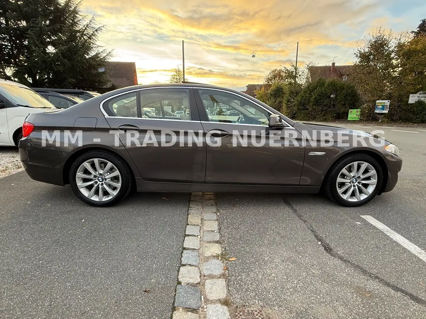 BMW 520 D LIM.-AUTOM-KLIMAAUT.-NAVI-GSD-LEDER-EU5 Braun - 2