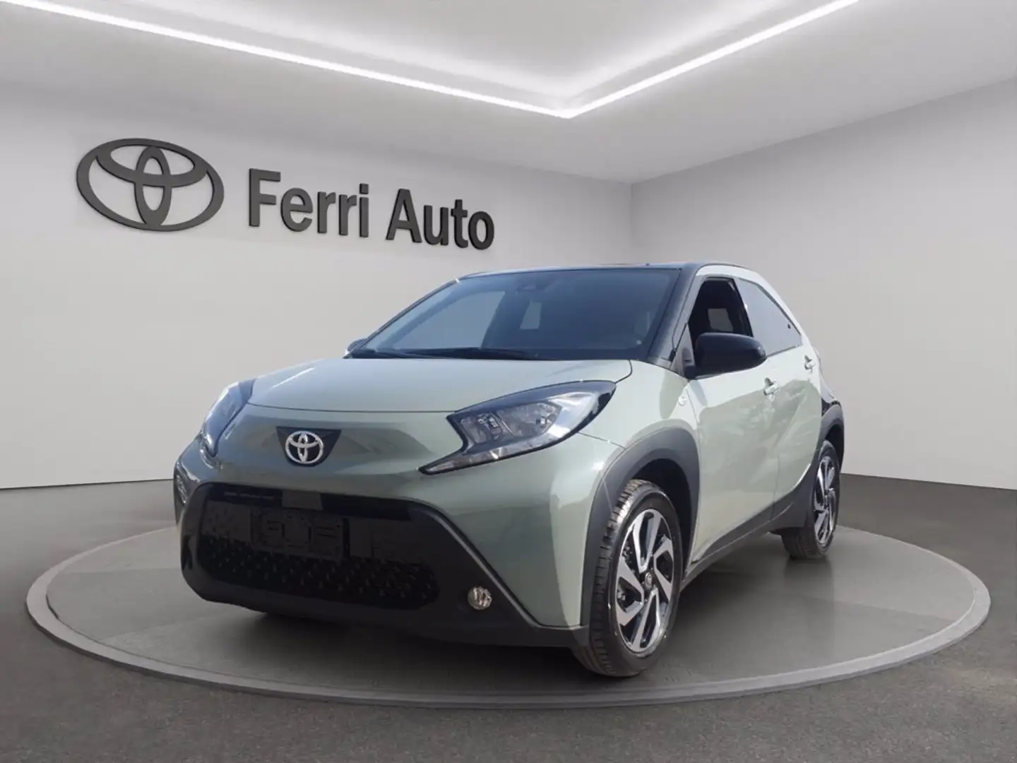 Toyota Aygo X 1.0 trend 72cv Nero - 1