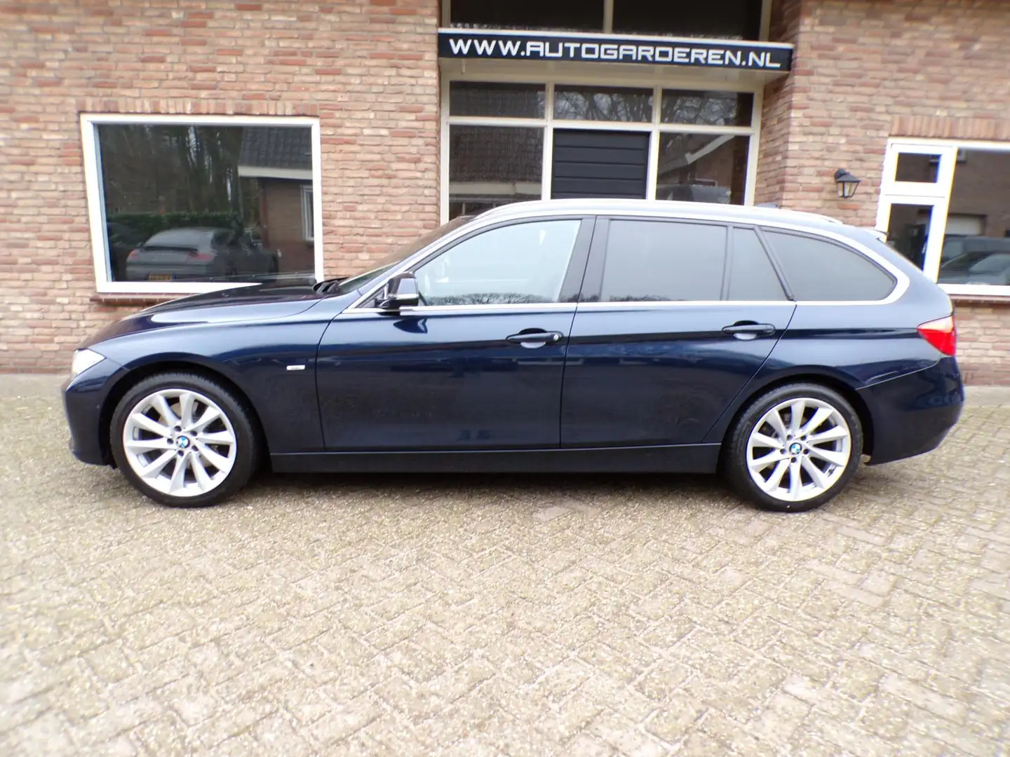 BMW 328 3-serie Touring 328i High Executive Automaat / Nav Blauw - 2