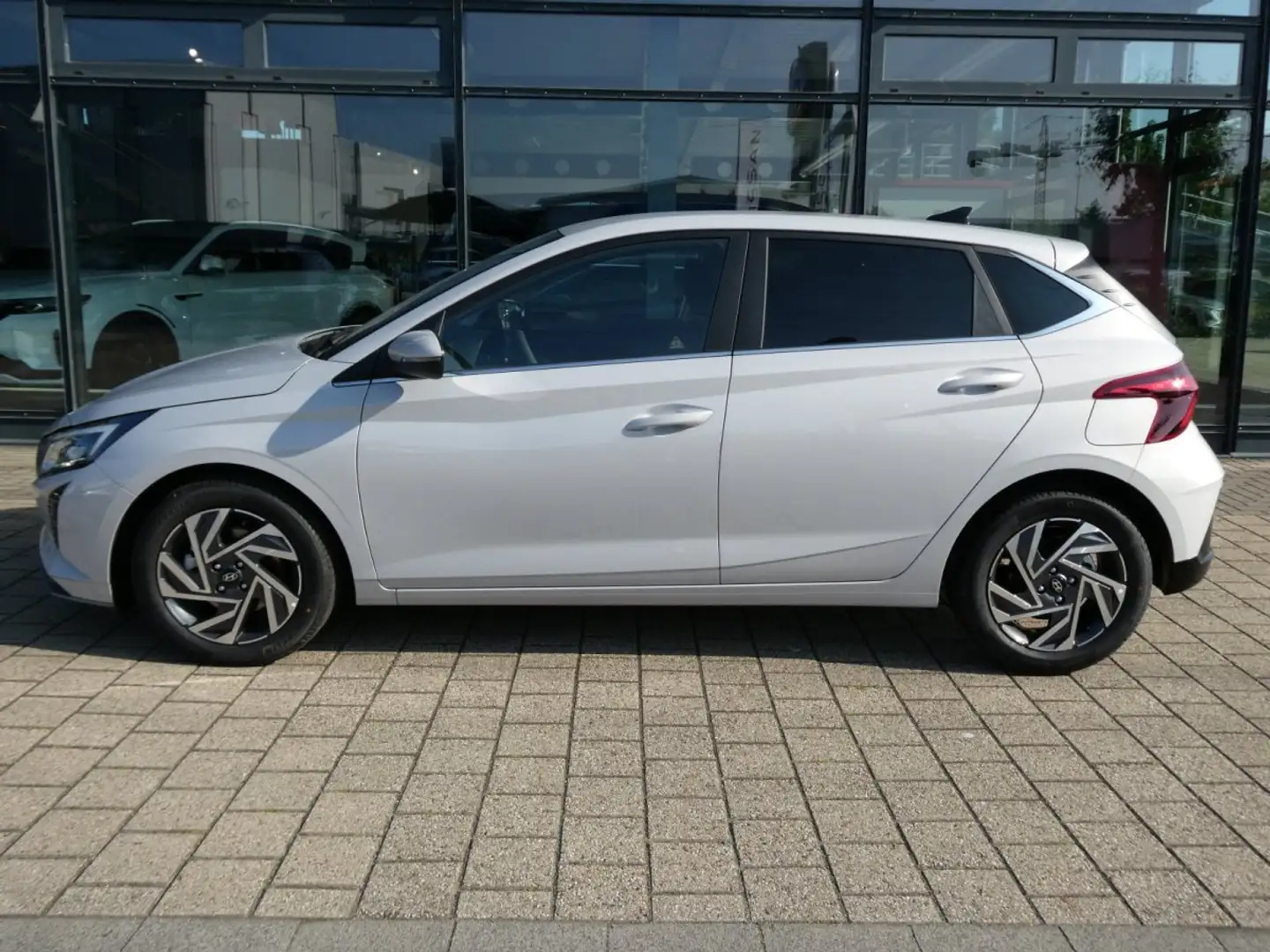 Hyundai i20 1.0 T-GDI*GO Plus*SH*LED*Navi*Kamera*Alu* Grau - 2