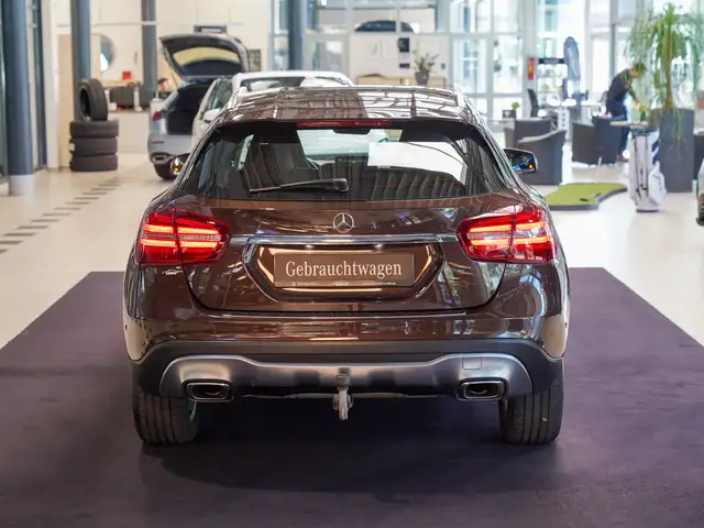 Mercedes-Benz Gla view 4