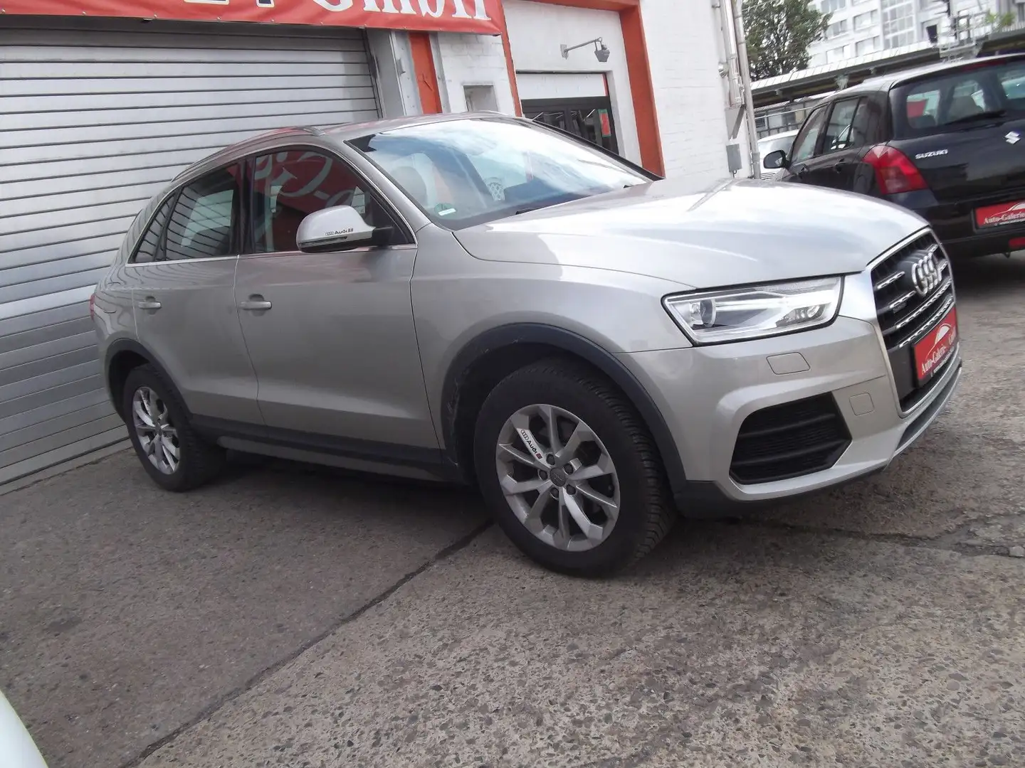 Audi Q3 design quattro Automatik Plateado - 2
