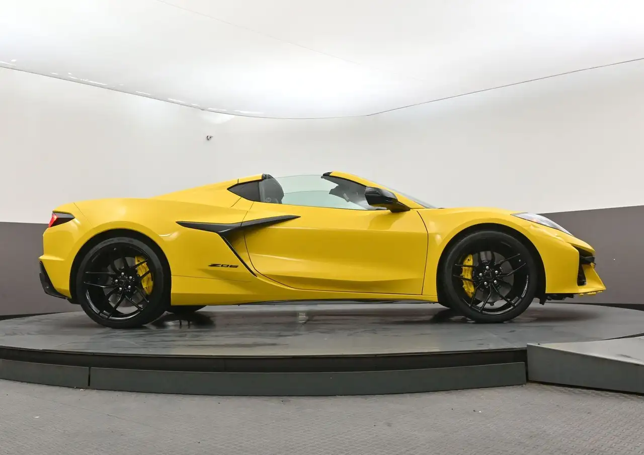 Chevrolet Corvette снимка Chevrolet Corvette