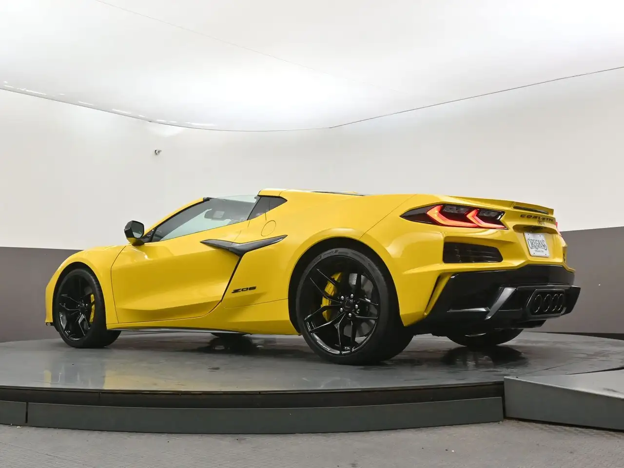 Chevrolet Corvette снимка Chevrolet Corvette
