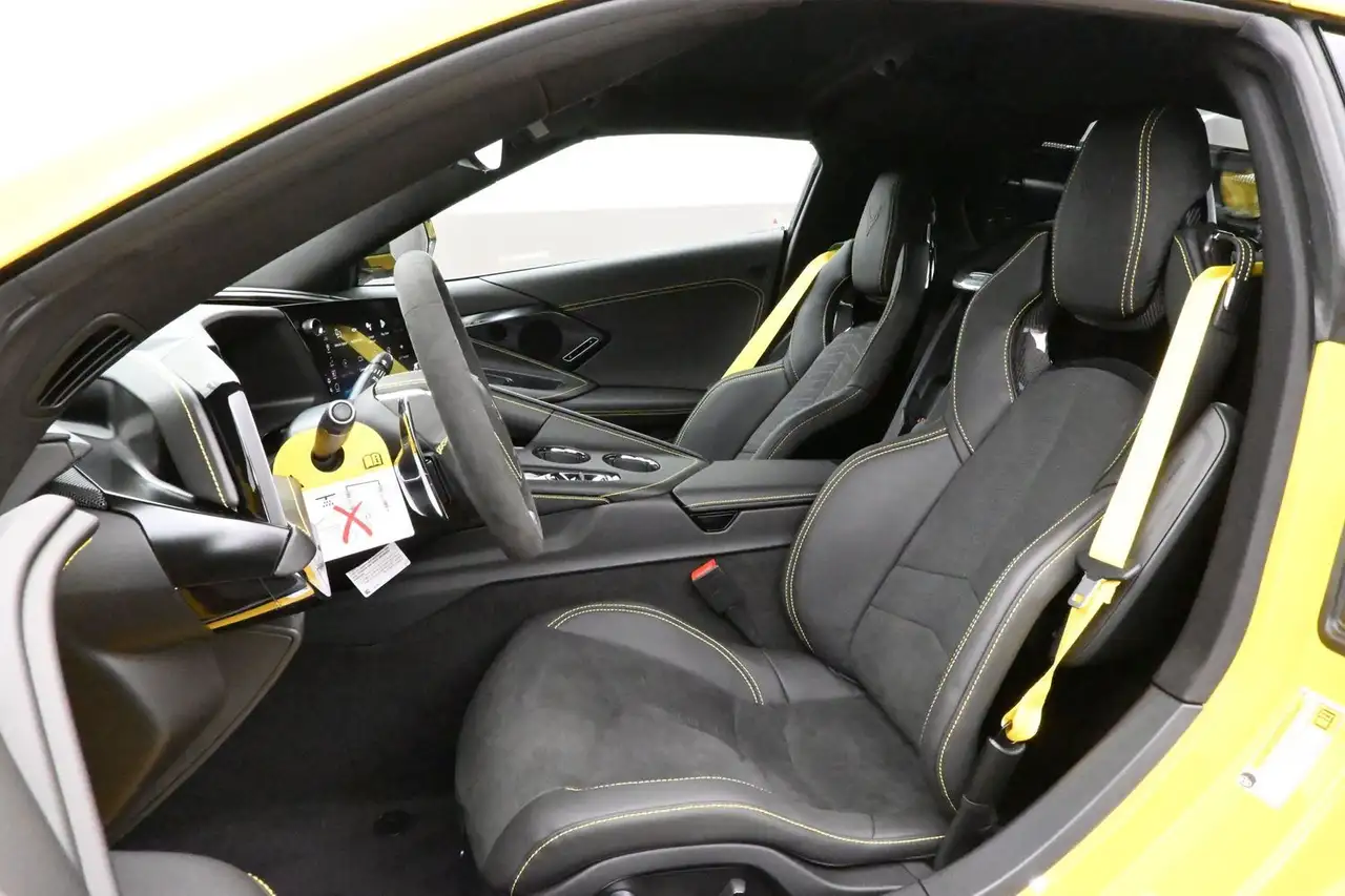 Chevrolet Corvette снимка Chevrolet Corvette