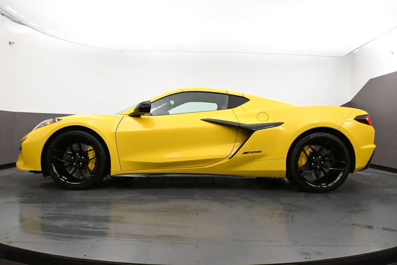 Chevrolet Corvette снимка Chevrolet Corvette