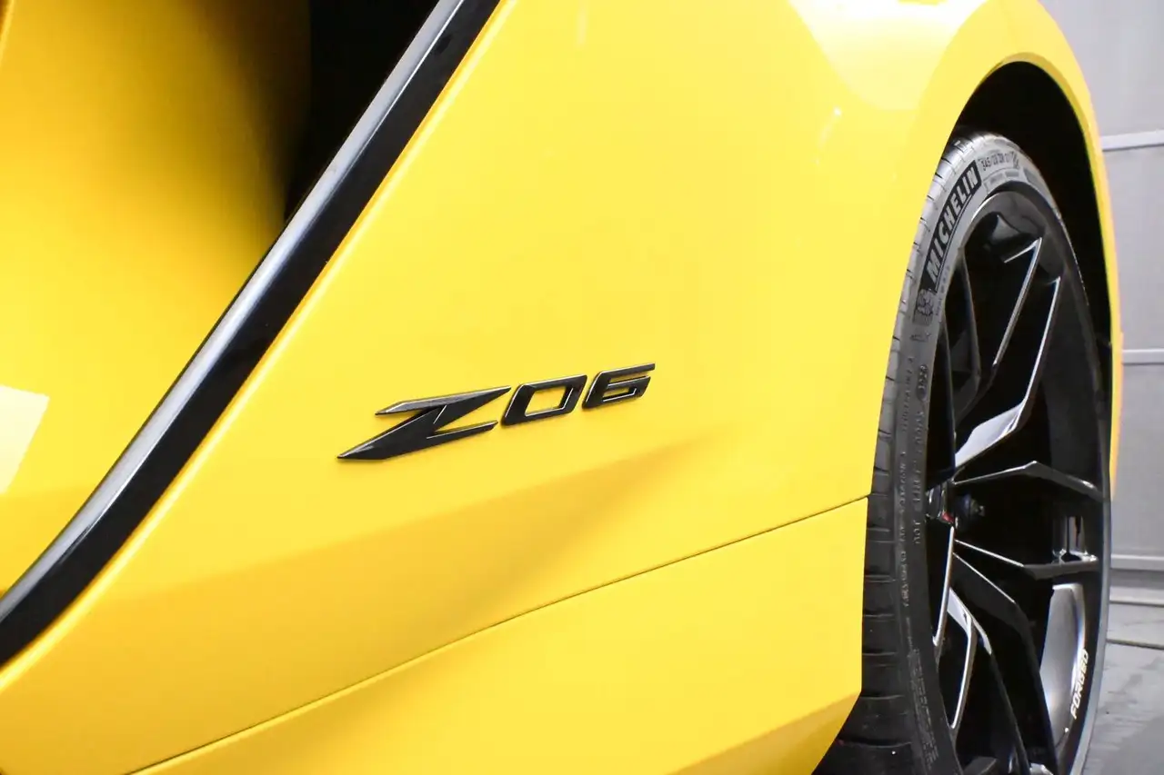 Chevrolet Corvette снимка Chevrolet Corvette