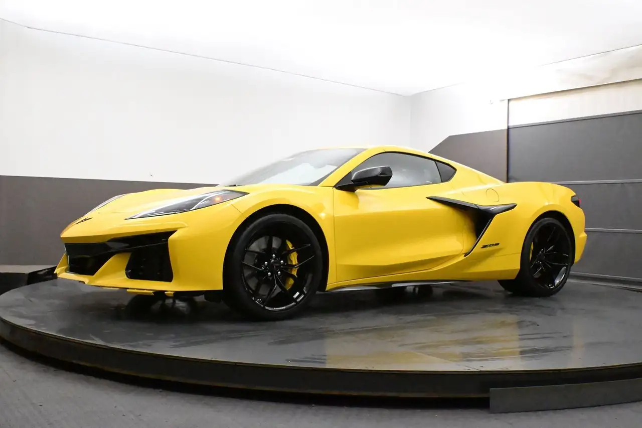 Chevrolet Corvette снимка Chevrolet Corvette