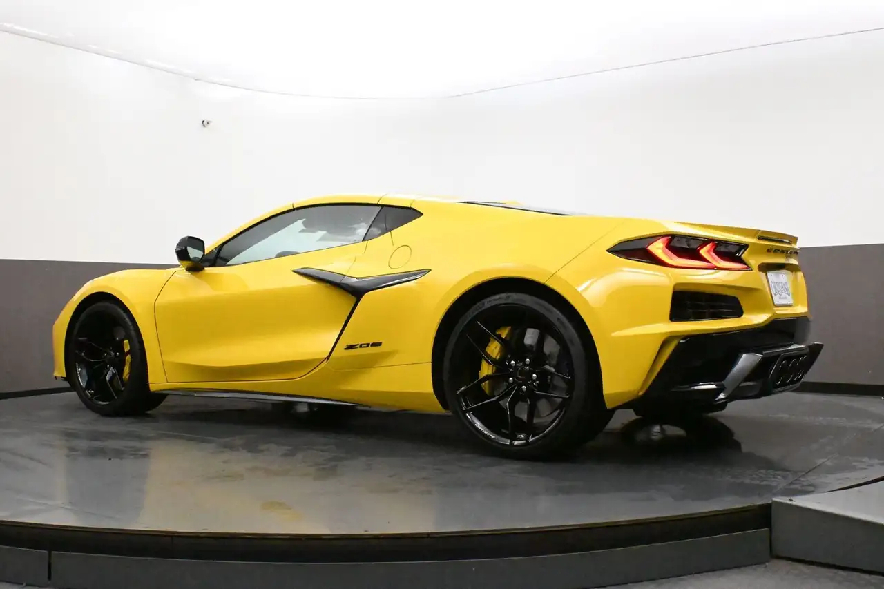 Chevrolet Corvette снимка Chevrolet Corvette
