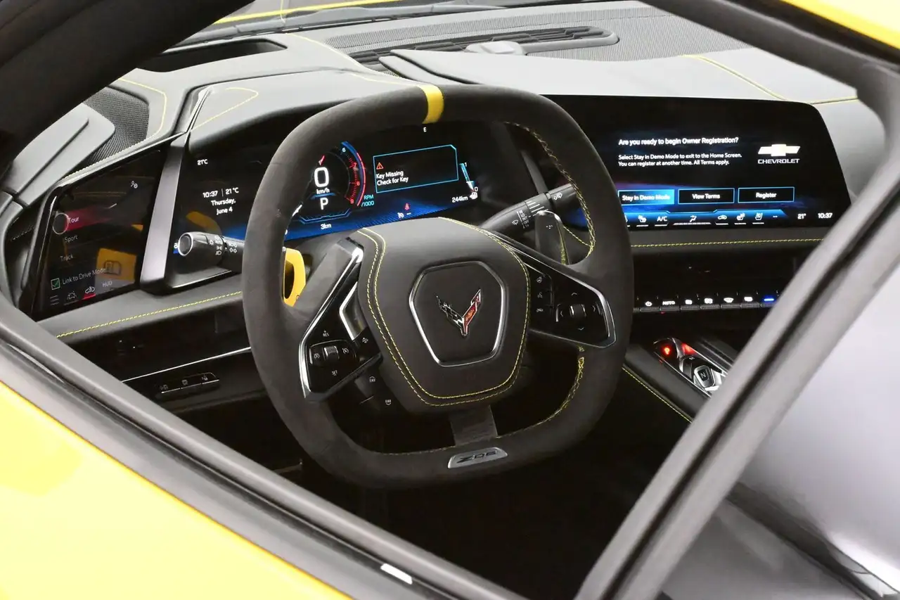 Chevrolet Corvette снимка Chevrolet Corvette