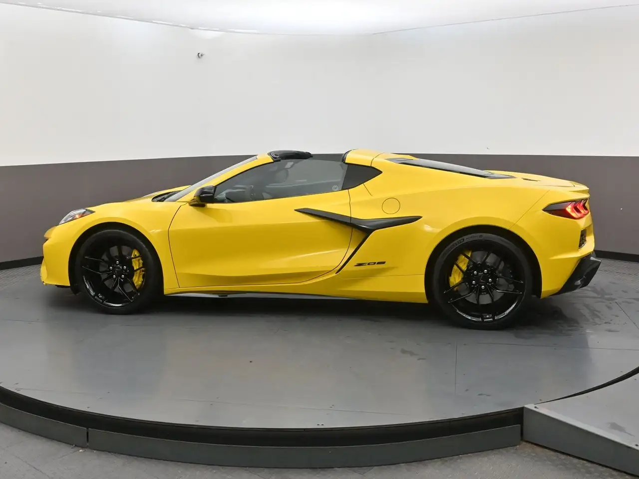 Chevrolet Corvette снимка Chevrolet Corvette