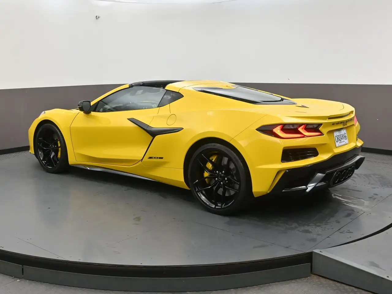 Chevrolet Corvette снимка Chevrolet Corvette