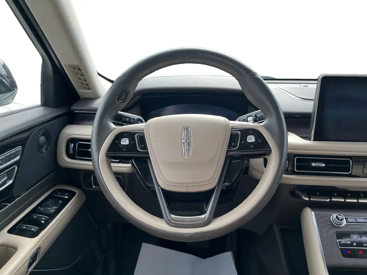 Lincoln Aviator снимка Lincoln Aviator