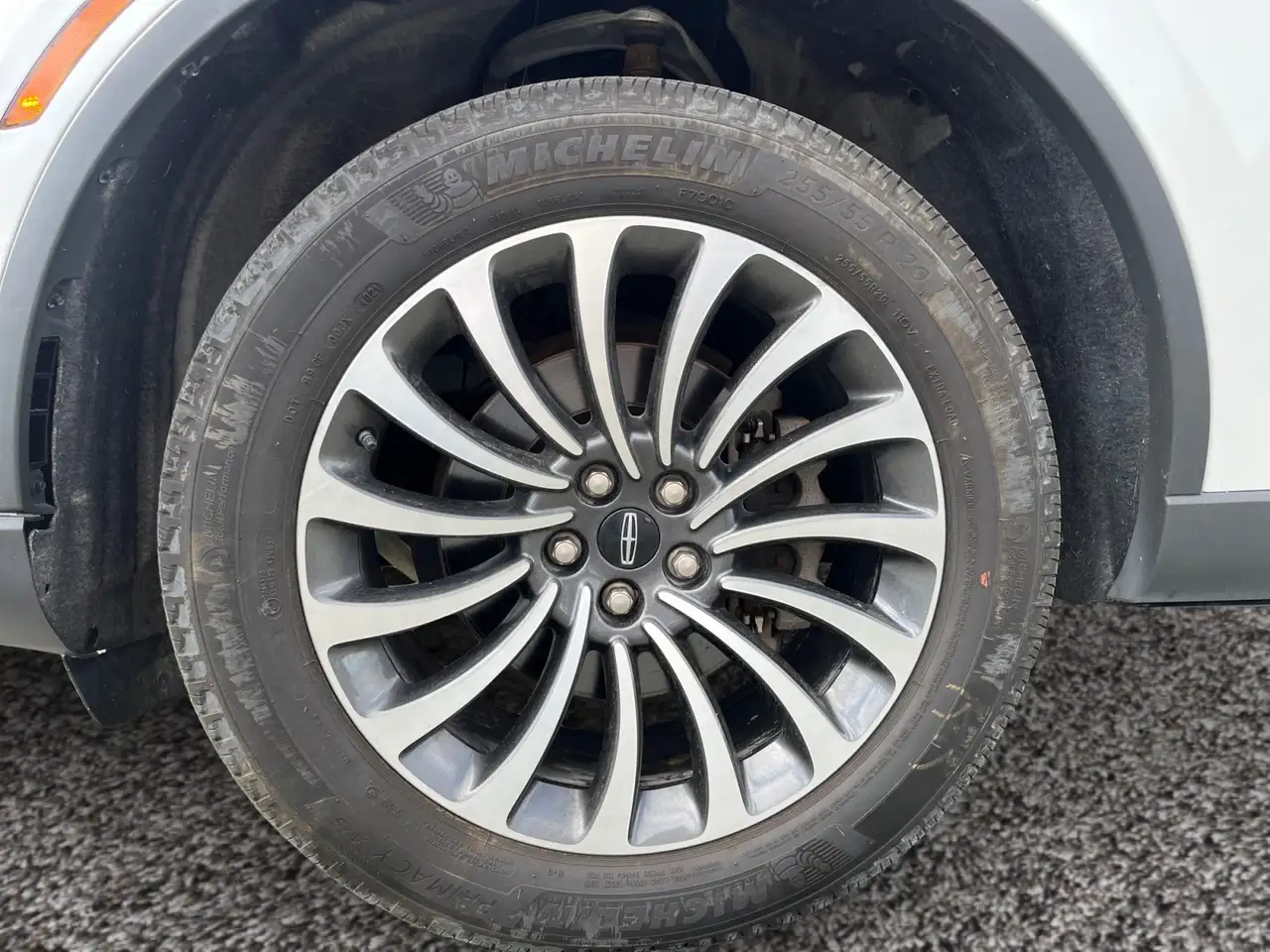Lincoln Aviator снимка Lincoln Aviator