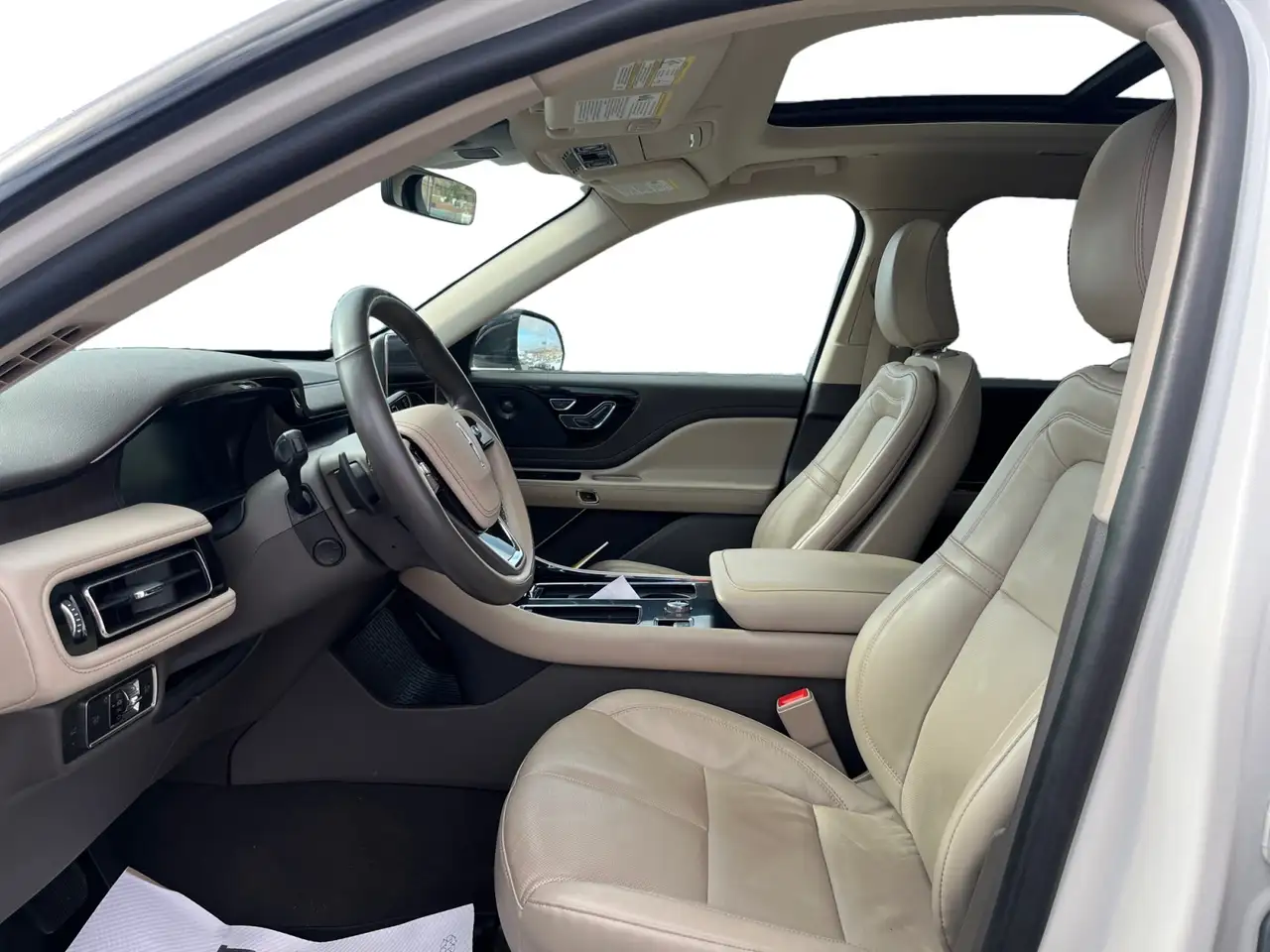 Lincoln Aviator снимка Lincoln Aviator