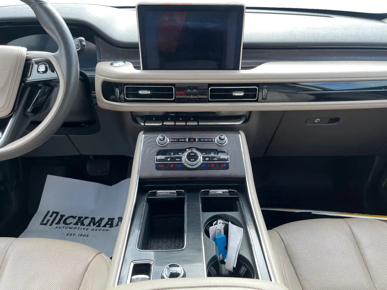 Lincoln Aviator снимка Lincoln Aviator
