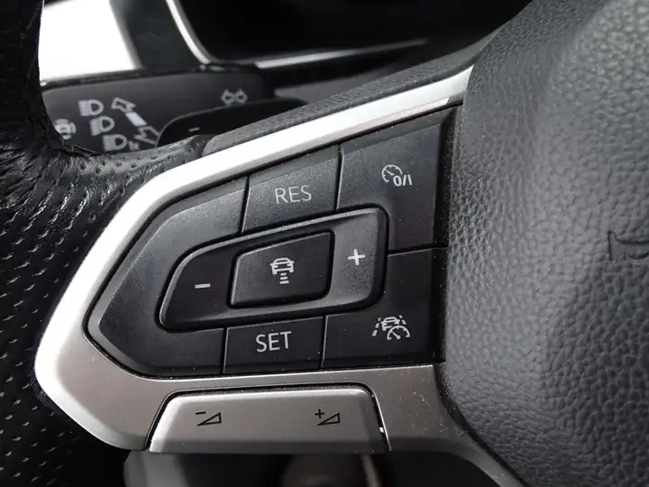 Volkswagen Passat 2020, foto 12
