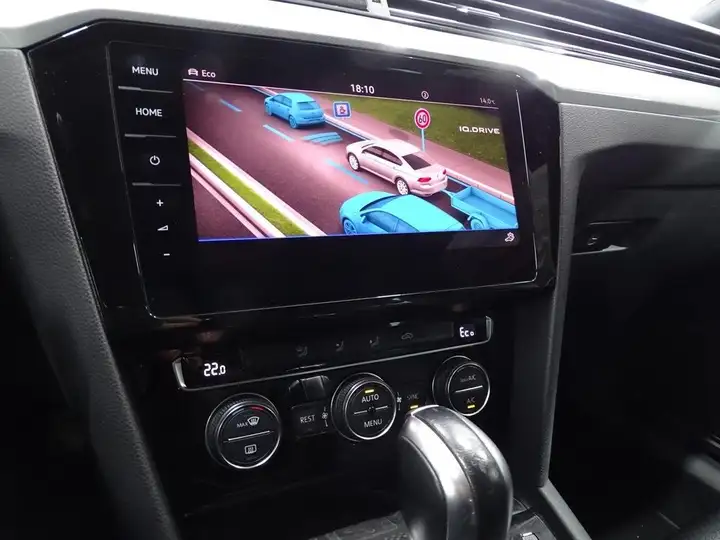 Volkswagen Passat 2020, foto 16
