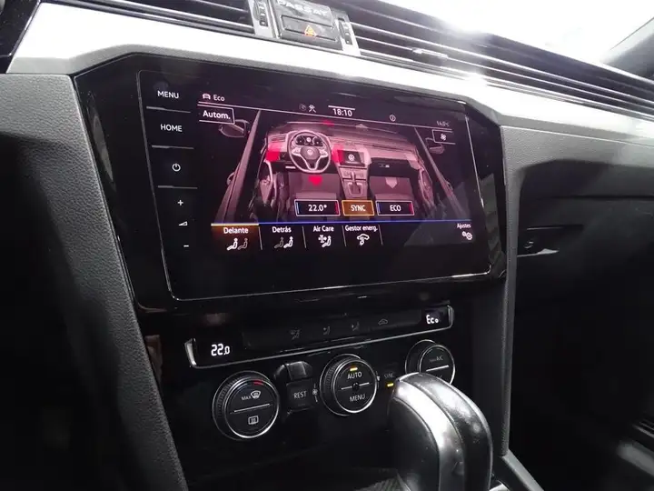 Volkswagen Passat 2020, foto 17