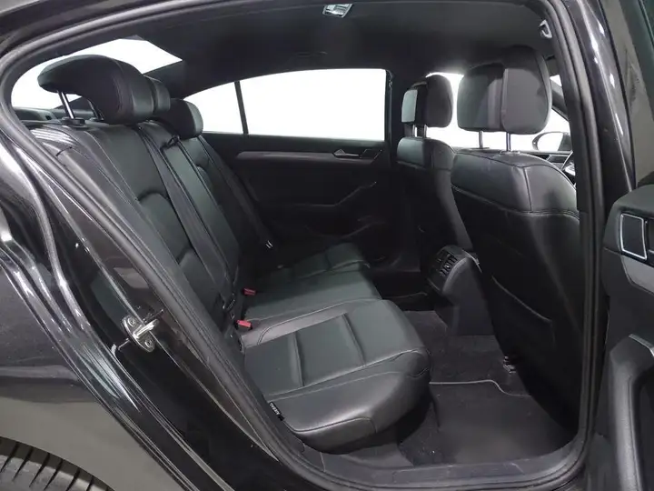Volkswagen Passat 2020, foto 6