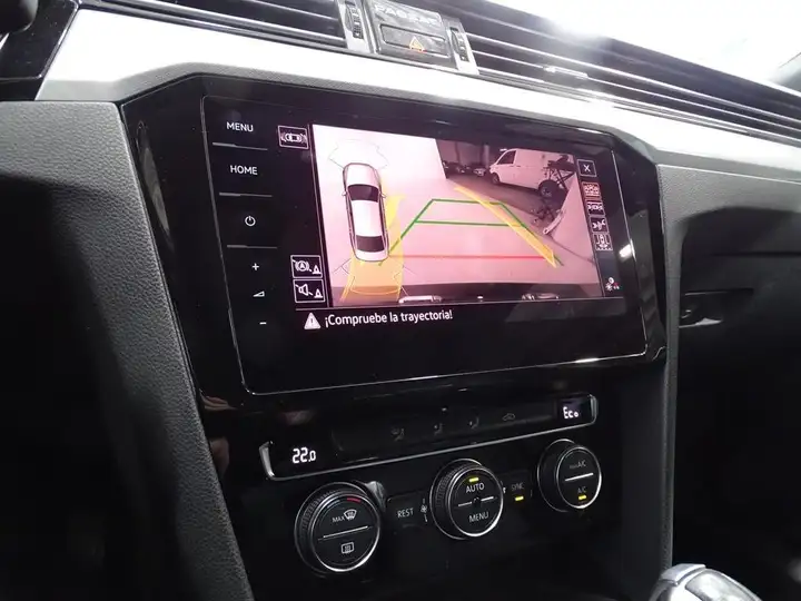 Volkswagen Passat 2020, foto 18
