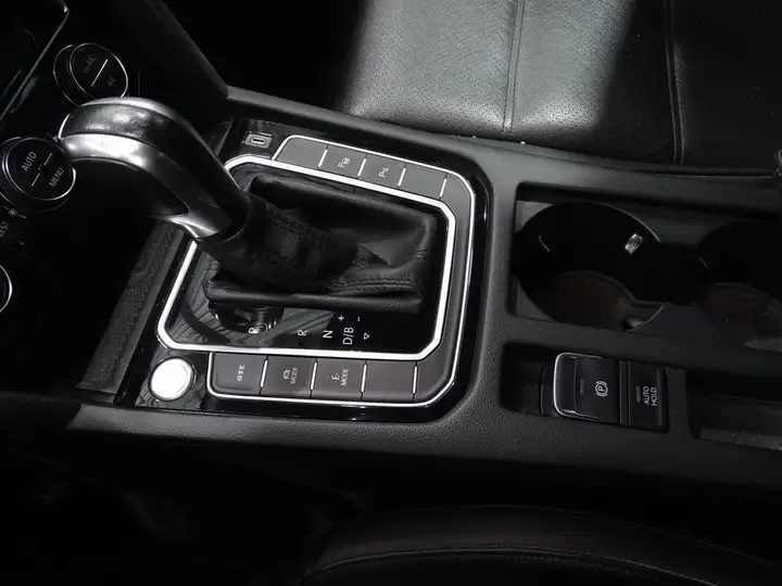 Volkswagen Passat 2020, foto 14