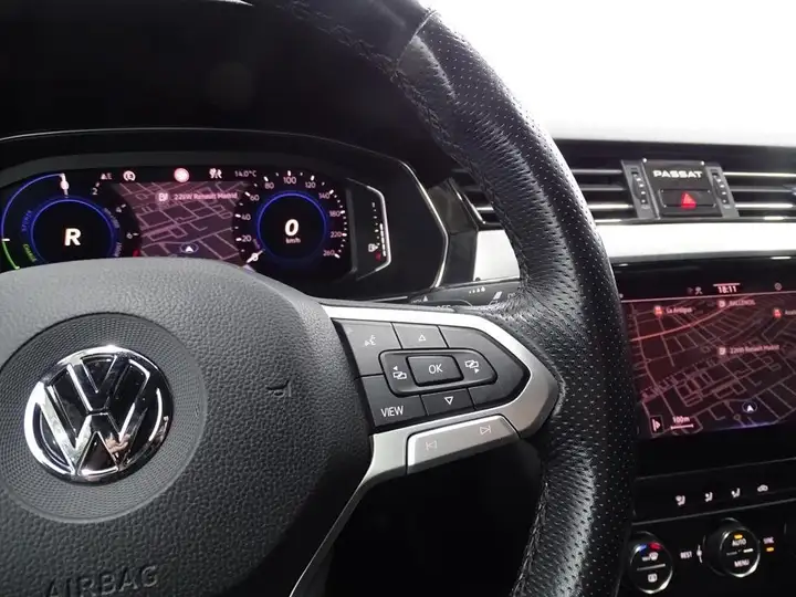Volkswagen Passat 2020, foto 19