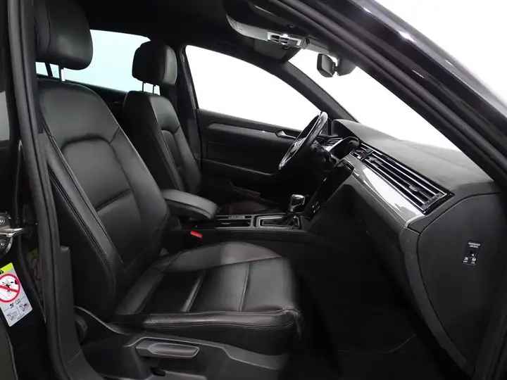 Volkswagen Passat 2020, foto 5