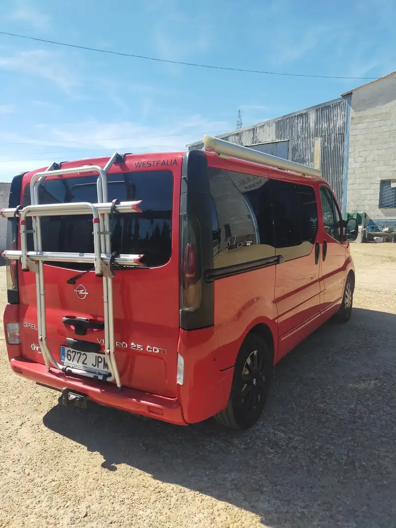Opel Vivaro Fg. 2.5CDTI 29 L1H2 146 Rojo - 2