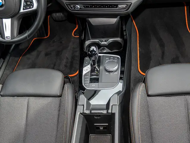 BMW 1 Series view 9