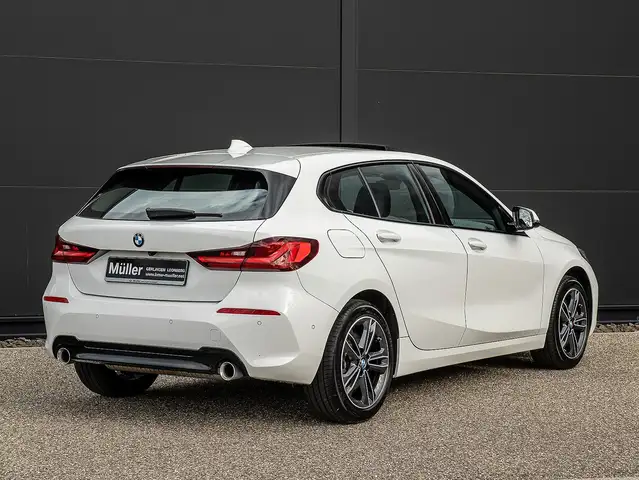 BMW 1 Series view 2