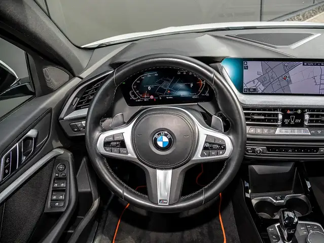 BMW 1 Series view 11