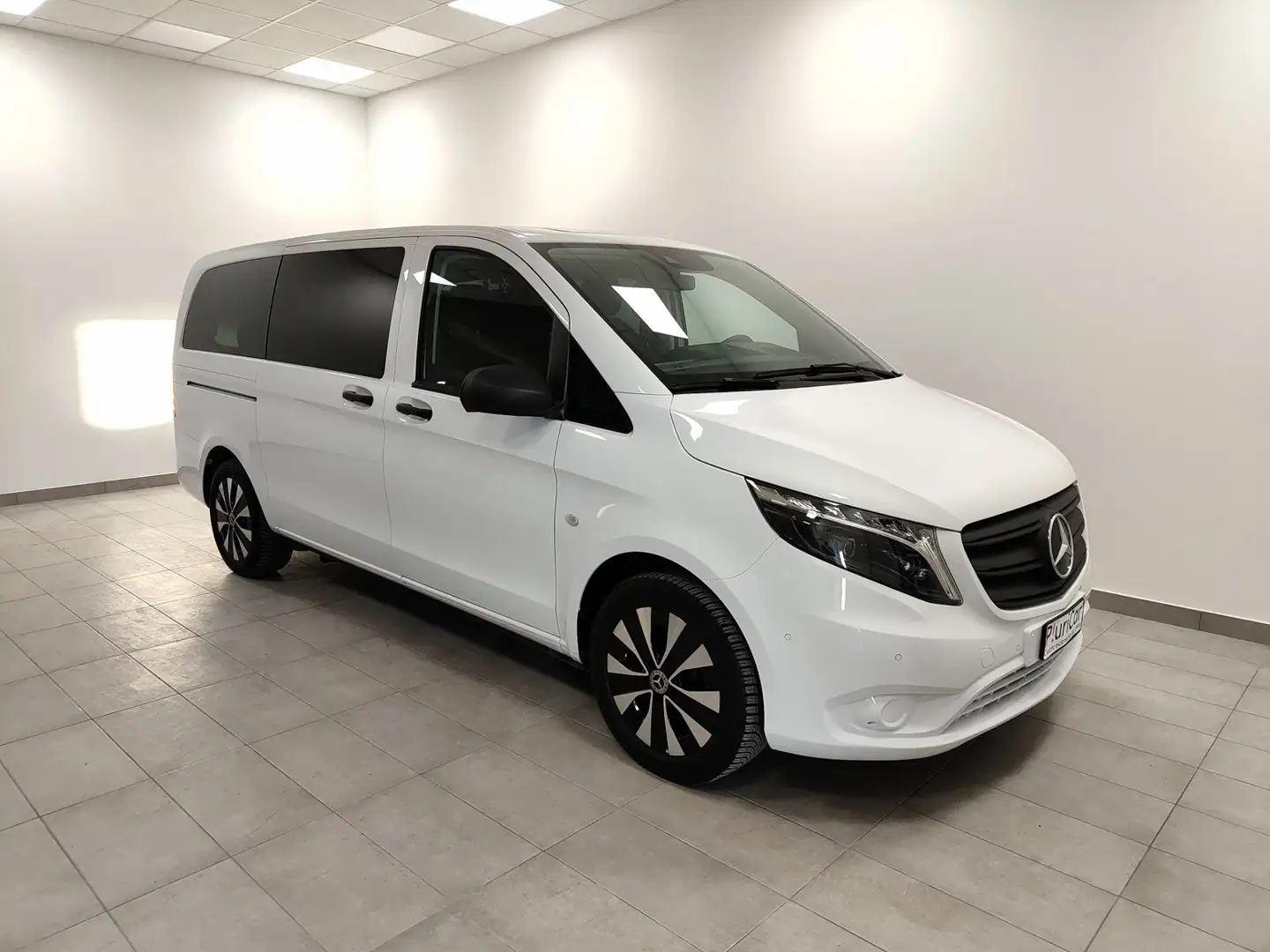 Mercedes-Benz Vito 2.0 114 CDI PC-SL Tourer Long 9 Posti auto Navi Bianco - 2