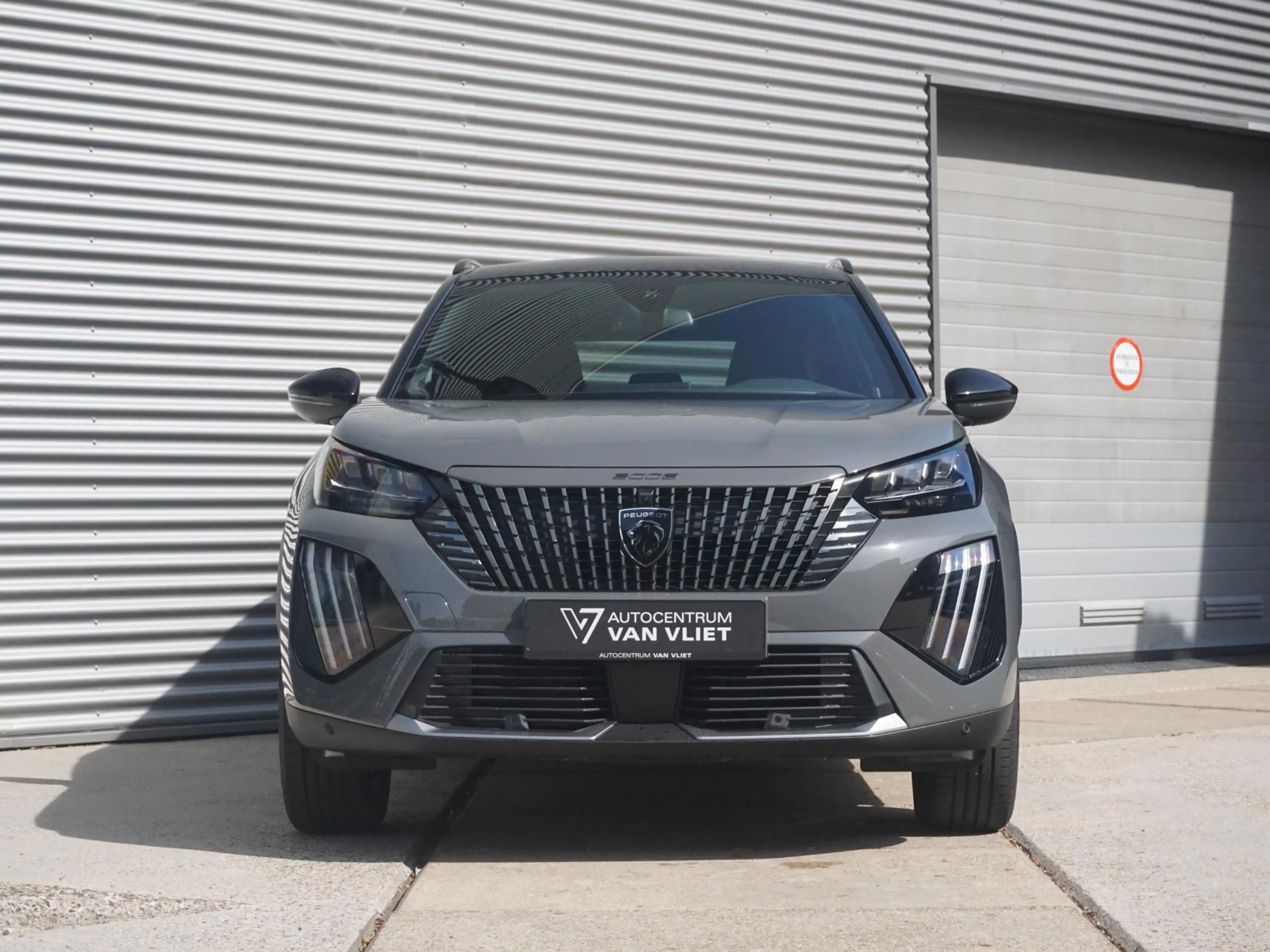 Peugeot e-2008 EV GT Avantage 54 kWh — photo 3