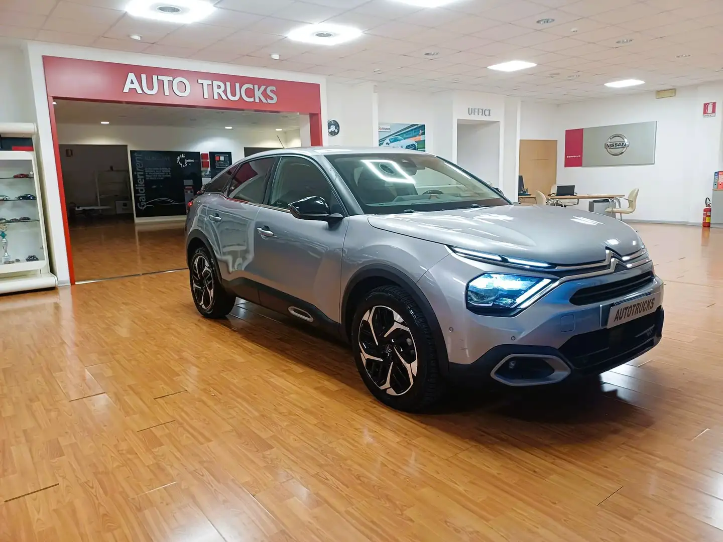 Citroen C4 C4 1.2 puretech Shine s Silber - 1