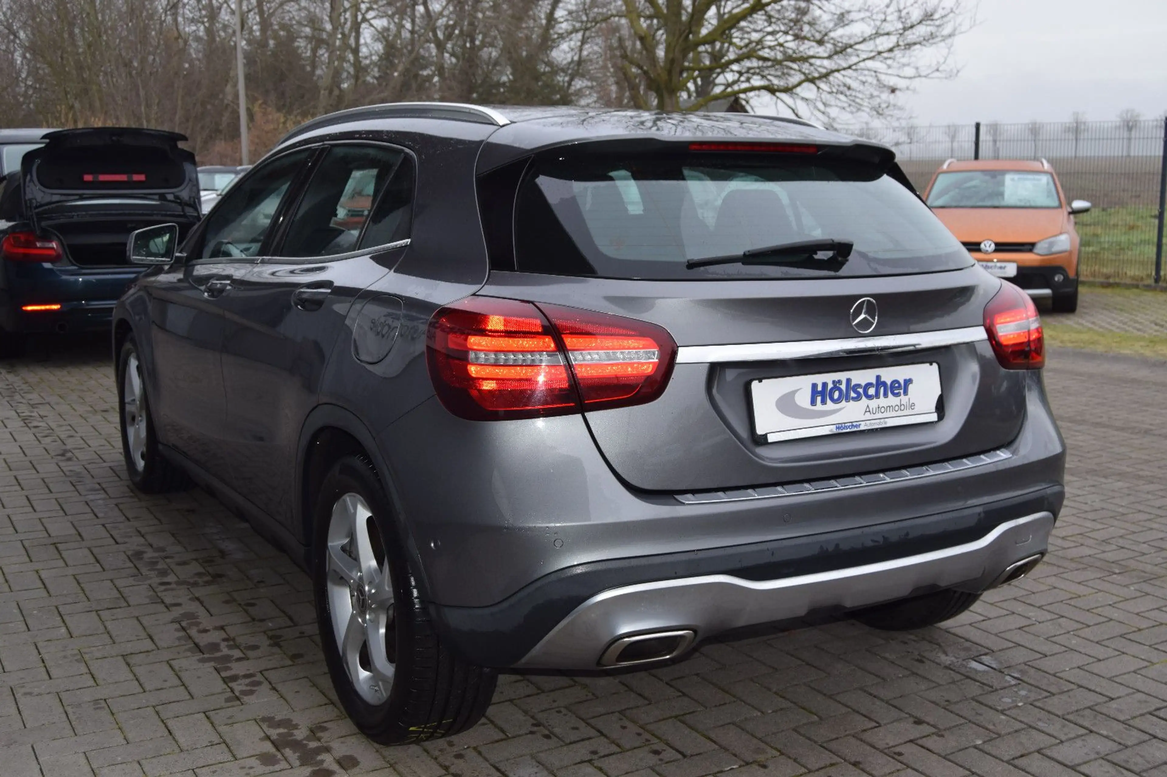 Mercedes-Benz GLA 180 !AUTOMATIK!Nani,AHK,LED,Scheinw, — photo 4