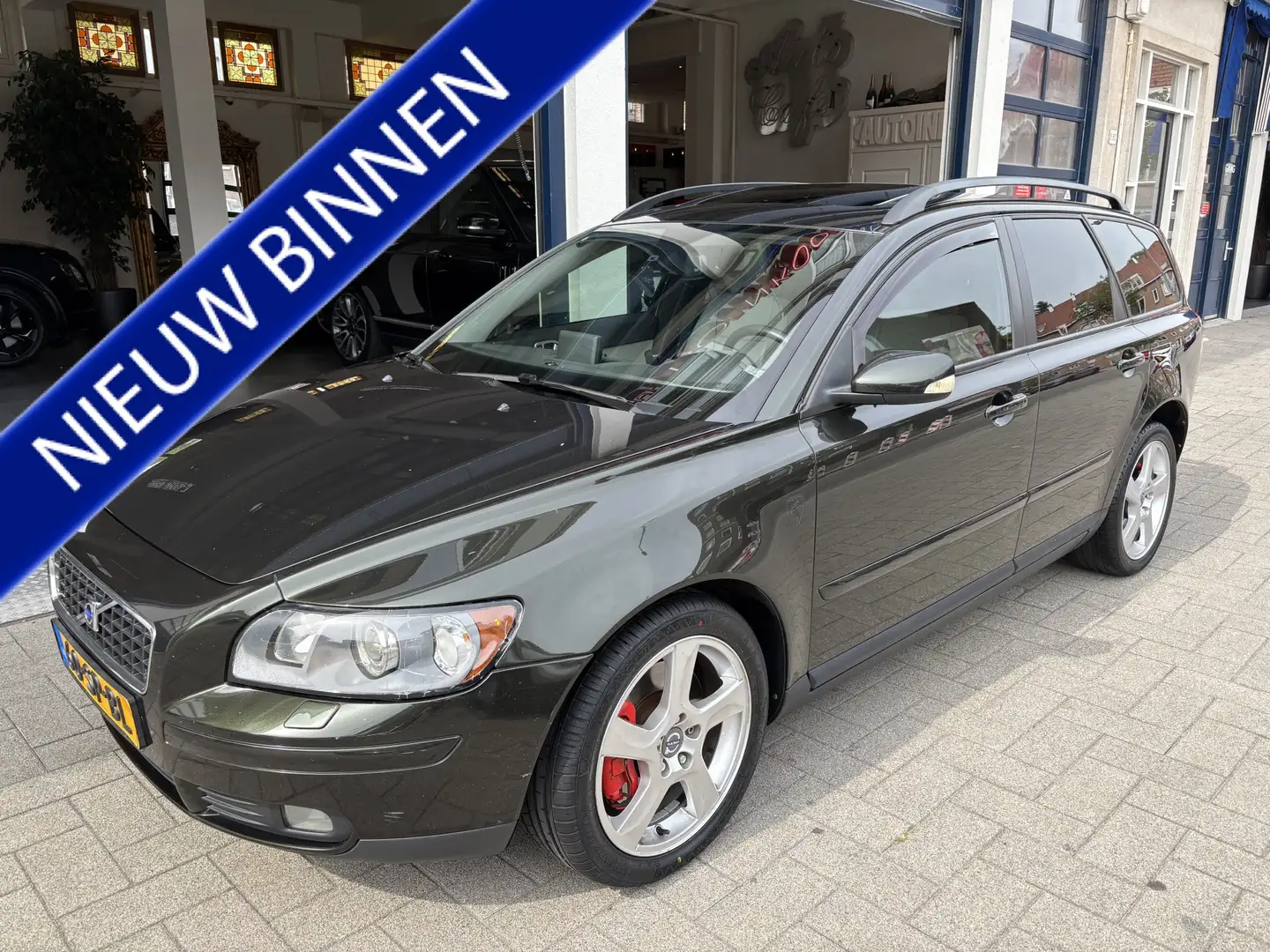 Volvo V50 2.5 T5 AWD Summum AUTOMAAT. 221 PK Zelená - 1